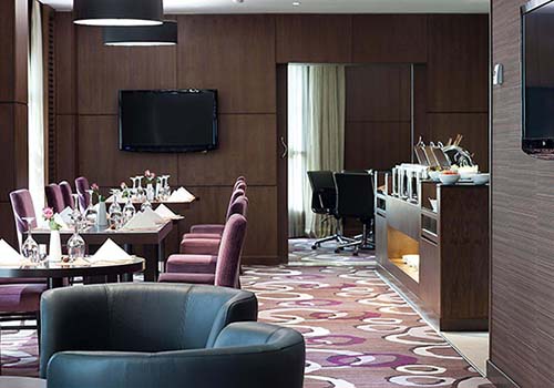 crowne-plaza-madinah-Bar-and-Lounge-500px