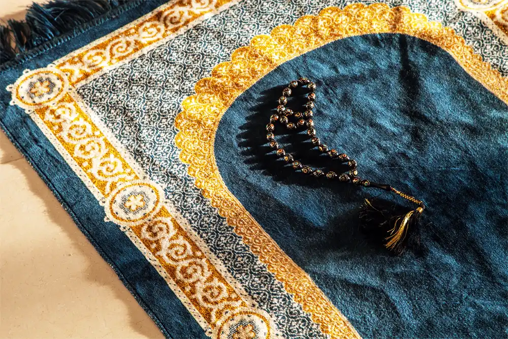 Islamic Prayer Rug and Beads Set
